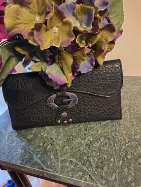 Guess Black Leather Women's Wallet Clutch - Sleek Everyday Good